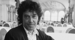 Toms Stopards. Toms Stopards.