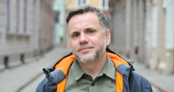 Andris Dzenītis: "Un tad man galvā ienāca tāda ķecerīga doma – ja nu es uztaisītu šo darbu, mēģinātu uzminēt, kas tajā Dārziņa darbā varētu būt bijis?"