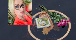 Ziedi un piemiņas lietas Daugavā starp Akmens un Vanšu tiltu, kur 27. novembrī vieglā automašīna iebrauca upē un nogrima.