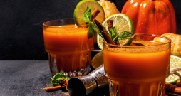 Karstais ķirbja dzēriens. Karstais ķirbja dzēriens.