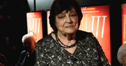 Skaidrīte Smildziņa-Budovska pēc spēlfilmas ″Tīklā. TTT leģendas dzimšana″ pirmizrādes. Skaidrīte Smildziņa-Budovska pēc spēlfilmas ″Tīklā. TTT leģendas dzimšana″ pirmizrādes.