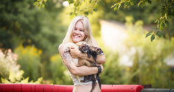 Lizete ir četru mājas sesku saimniece.