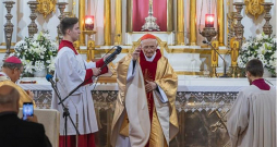 Kardināls Jānis Pujats savu 95 gadu jubileju ar pateicības Svēto Misi svinēja Rīgas Sāpju Dievmātes baznīcā 14. novembrī, kur bija pulcējušies daudz dievlūdzēju un sveicēju. Kardināls Jānis Pujats savu 95 gadu jubileju ar pateicības Svēto Misi svinēja Rīgas Sāpju Dievmātes baznīcā 14. novembrī, kur bija pulcējušies daudz dievlūdzēju un sveicēju.