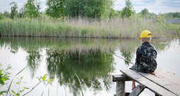 Sākotnējā posmā nevajadzētu mēģināt noķert pēc iespējas vairāk un lielākas zivis, jo mērķis ir apgūt pareizu aprīkojuma lietošanu un dažādas metiena tehnikas, piemēram, pareizu makšķeres turēšanu metiena laikā, bet pēc tam – sistēmas izvilkšanu ar un bez zivs.