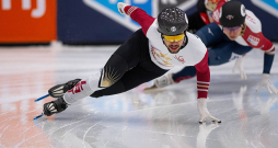 Šorttrekists Roberts Krūzbergs Latvijai nopelnījis Milānas olimpiskās kvotas visās trīs individuālajās distancēs. Šorttrekists Roberts Krūzbergs Latvijai nopelnījis Milānas olimpiskās kvotas visās trīs individuālajās distancēs.