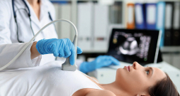 Gados jaunākām sievietēm tiek ieteikta krūts dziedzeru ultrasonogrāfija. Gados jaunākām sievietēm tiek ieteikta krūts dziedzeru ultrasonogrāfija.