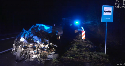 Traktora un vieglā auto sadursme uz autoceļa Liepāja-Rucava.