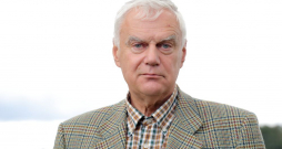 Nominācijā "Par ieguldījumu nozares attīstībā" "Zelta čiekuru" saņēma Arvīds Ozols. Nominācijā "Par ieguldījumu nozares attīstībā" "Zelta čiekuru" saņēma Arvīds Ozols.