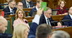 Saeima aizvadītajā nedēļā atbalstīja 2026. gada valsts budžetu, un premjere Evika Siliņa neredz iemeslu valdības krišanai, tomēr pretrunas koalīcijā nav pazudušas. Saeima aizvadītajā nedēļā atbalstīja 2026. gada valsts budžetu, un premjere Evika Siliņa neredz iemeslu valdības krišanai, tomēr pretrunas koalīcijā nav pazudušas.