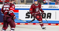 Renārs Krastenbergs novembrī Vācijas kausa izcīņā spēlē pret Austriju guva divus vārtus. Renārs Krastenbergs novembrī Vācijas kausa izcīņā spēlē pret Austriju guva divus vārtus.