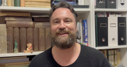 Attiecību treneris Kristaps Ozoliņš. Attiecību treneris Kristaps Ozoliņš.