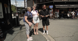 "Četri uz koferiem" Japānā. Un atkal Simsons pazudis... "Četri uz koferiem" Japānā. Un atkal Simsons pazudis...