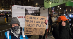 Protests pret Hanukas koncertu Amsterdamā. Protests pret Hanukas koncertu Amsterdamā.