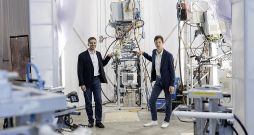 "Aerones" dibinātāji Dainis Krūze un Jānis Putrāms (no labās) ir gandarīti, ka šogad, par spīti politiskās situācijas maiņai ASV un nelabvēlīgajai ģeopolitiskajai situācijai Eiropā, investīcijās ir izdevies piesaistīt 62 miljonus eiro.