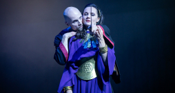 Skats no Tallinas "Linnateater" izrādes "Ifigenija. Agamemnons. Elektra".