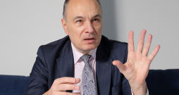 Imants Parādnieks: "Valsts atbalsta politikai jābūt visos segmentos, kuru dēļ jaunie cilvēki izdarītu šo izvēli par labu pirmajam, otrajam, trešajam, ceturtajam bērnam."