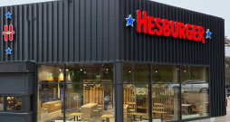 "Hesburger" restorāns Smiltenē.