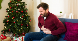 Pārēšanās ir liela slodze gremošanas sistēmai.