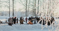 Uguns ziemas saulgriežos simbolizē spēku un aizsardzību pret tumsu. Uguns ziemas saulgriežos simbolizē spēku un aizsardzību pret tumsu.
