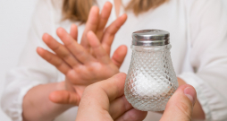 Pavisam no sāls atteikties nevajadzētu.