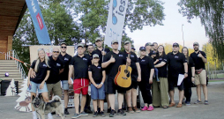 "Pulsar/Ieskaties.lv" komanda mednieku festivāla "Minhauzens" atklāšanā.