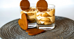 Piparkūku tiramisu krūzītē.