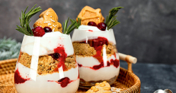 Piparkūku un ogu kārtojums. Piparkūku un ogu kārtojums.