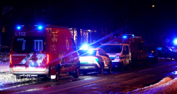 Rīgā, Torņakalnā, gāzes sprādziena dēļ daļēji sagruvis daudzstāvu ēkas jumts un daļa piektā stāva. Rīgā, Torņakalnā, gāzes sprādziena dēļ daļēji sagruvis daudzstāvu ēkas jumts un daļa piektā stāva.