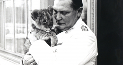Hermans Gērings ar savu mājdzīvnieku lauvu, 1938. gads.