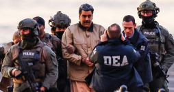 Nikolass Maduro pirmdien tika nogādāts tiesā Ņujorkā.