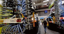 Mēslošanas tehnoloģiju tendence turpina virzīties uz precīzu un augu vajadzībām atbilstošu barības vielu lietošanu, kā arī iespējamu to zudumu samazināšanu. Lai to panāktu, ražotāji izstrādā vieglākas mašīnas ar augstu efektivitāti, uzlabotus agregātus un alternatīvas sistēmas.