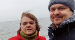 Raina Ņišta ar vīru Antonu Latvijā.