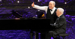 Raimonds Pauls un Andris Keišs koncertprogrammā "Pauls un Keišs. Vīrieši labākos gados" mūzikas namā "Daile".