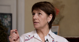 Aktrise Zane Burnicka.