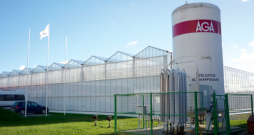 Ļoti laba alternatīva ir firmas AGA ogļskābā gāze, ko daudzas Latvijas saimniecības izmanto jau gandrīz trīsdesmit gadu. Ļoti laba alternatīva ir firmas AGA ogļskābā gāze, ko daudzas Latvijas saimniecības izmanto jau gandrīz trīsdesmit gadu.