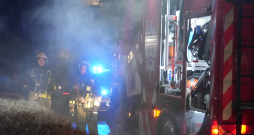 Ugunsdzēsēji ugunsgrēka likvidēšanas laikā. Ilustratīvs attēls. Ugunsdzēsēji ugunsgrēka likvidēšanas laikā. Ilustratīvs attēls.