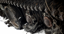 Ukrainas bruņoto spēku iznīcināts krievu okupantu tanks "T-72B" Kronvalda parkā iepretim Krievijas vēstniecībai.