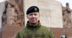 Kaspars Pudāns: "Tagad domāju – cik daudzi cilvēki tajās dienās pirms 35 gadiem atradās barikādēs, meklēju atbildi – vai mēs, bruņotie spēki, tagad varētu tādu cilvēku daudzumu dabūt savā atbalstā, savā rīcībā?"