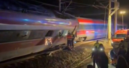 Ātrvilcienu sadursme Spānijā.