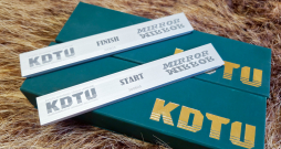 Kad naža asināšana ar pamata galodu komplektu pabeigta, izmanto vispirms START, pēc tam FINISH galodu. Pēc abu galodu lietošanas naža griežamās maliņas virsma kļūst spoguļgluda. 