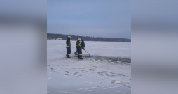 Ekrānuzņēmums no glābšanas darbu video.