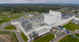 Kooperatīva "E-Piim" biedri pieļauj kontroles zaudēšanu pār moderno piena pārstrādes rūpnīcu, kur tiem patlaban pieder 73 procenti kapitāla daļu. Ietekmes zaudēšana rūpnīcā nozīmētu arī ietekmes zaudēšanu Baltijas valstu piena tirgū. Kooperatīva "E-Piim" biedri pieļauj kontroles zaudēšanu pār moderno piena pārstrādes rūpnīcu, kur tiem patlaban pieder 73 procenti kapitāla daļu. Ietekmes zaudēšana rūpnīcā nozīmētu arī ietekmes zaudēšanu Baltijas valstu piena tirgū.