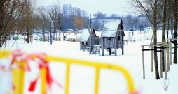 Skanstes teritorijas revitalizācijas pirmā kārta veikta ar Eiropas fondu līdzfinansējumu (4,6 milj. eiro), valsts budžeta dotāciju (0,6 milj. eiro) un Rīgas pašvaldības finansējumu (16,4 milj. eiro). Kopējās projekta izmaksas 21,7 miljonu apmērā nav nodrošinājušas kvalitatīvu izpildi.