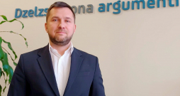 "Faktiski varam realizēt jebkuru arhitekta un pasūtītāja vēlmi. Dažkārt māksla ir ne tikai arhitektu idejās un rasējumos, bet arī mūsu oriģinālajos risinājumos, šīs ieceres realizējot betonā," saka Dmitrijs Mežinskis, SIA "Consolis Latvija" valdes loceklis un Baltijas operacionālās darbības direktors.