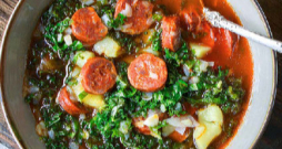 Lapu kāpostu zupa ar pērļu grūbām.