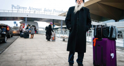 Josifs Mendeļevičs 2014. gada decembrī Pulkovas lidostā, pirmo reizi apmeklējot Sanktpēterburgu pēc Dimšica–Kuzņecova grupas mēģinājuma nolaupīt lidmašīnu.