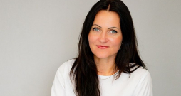 Bauskas Kultūras centra direktore Elīna Māla-Zotova.