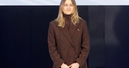 Kalnu slēpotāja Dženifera Ģērmane. Kalnu slēpotāja Dženifera Ģērmane.