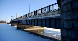 Akmens tilts pār Daugavu.