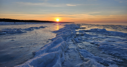 Rīgas jūras līcis pie Vecāķiem ziemā.